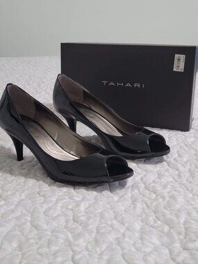 Tahari Ta-Marie open toe kitten heels